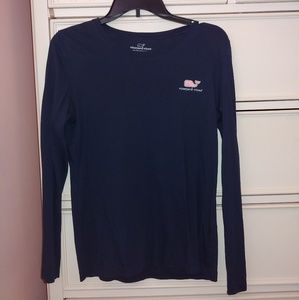 Vineyard vines logo long sleeve tee